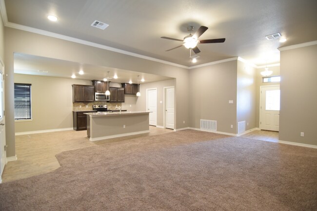 Building Photo - 910 Paseo del Plata Dr