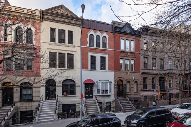 Building Photo - 153 W 93rd St