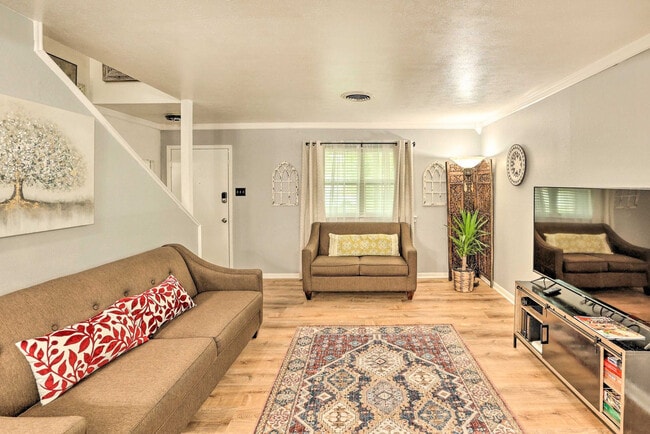 Building Photo - 4628 Bonnell Ave