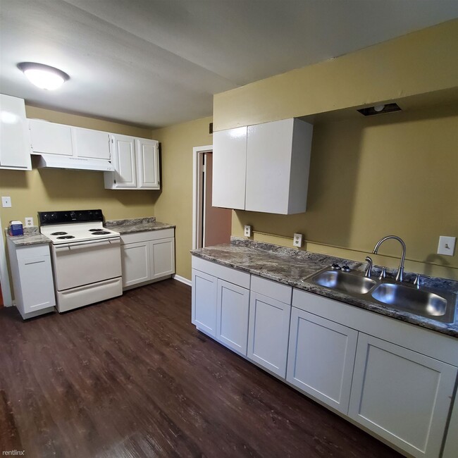 Building Photo - 4 br, 1.5 bath House - 779 Brower St