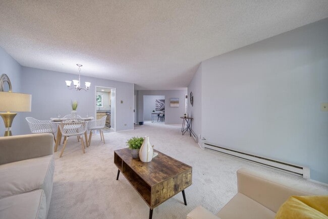 Living room - 1178 N Abbott Ave