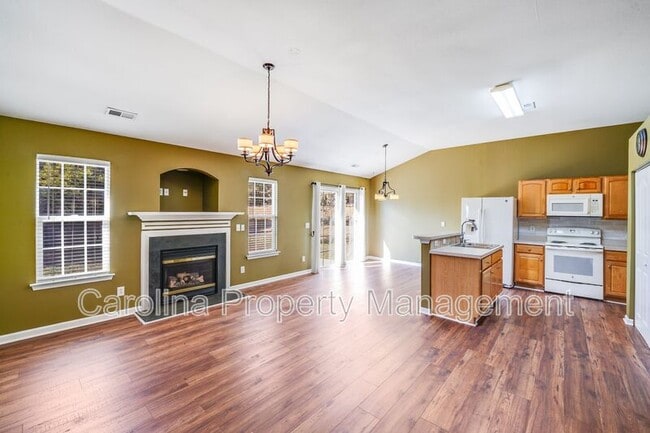 Building Photo - 5911 Vista Verde Ct