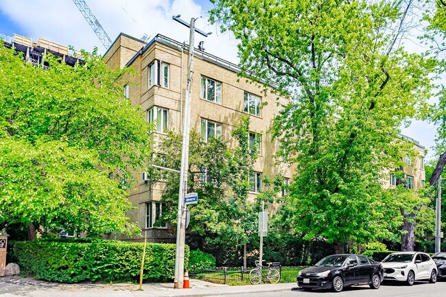Photo du bâtiment - 150 Farnham Ave