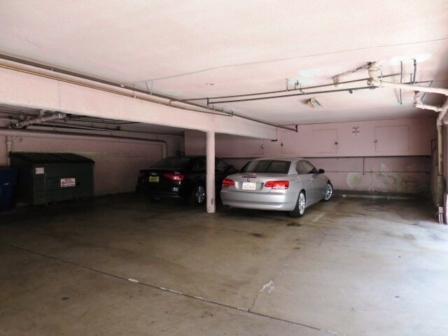 Foto del edificio - 1009 N Harper Ave