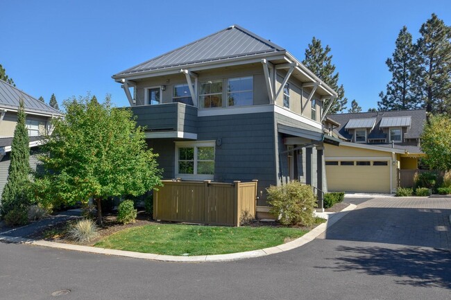 Building Photo - Charming 1 Bedroom Furnished Condo in NWX!