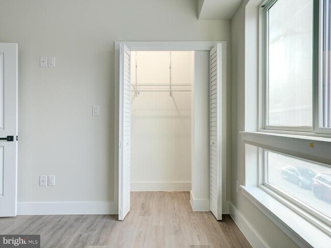 Building Photo - 632 Moyer St