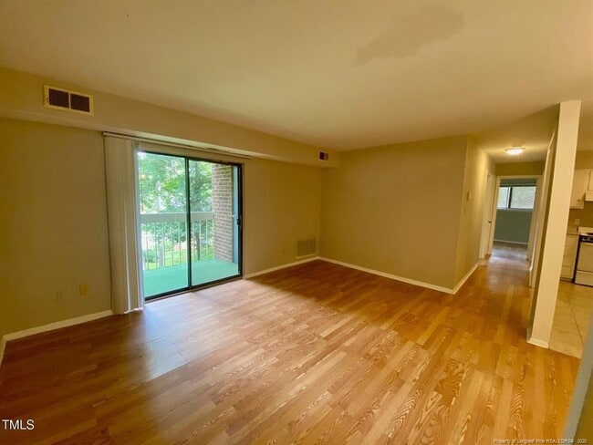 Building Photo - 1212 Schaub Dr