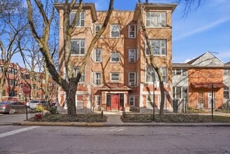 Building Photo - 7657 N Greenview Ave