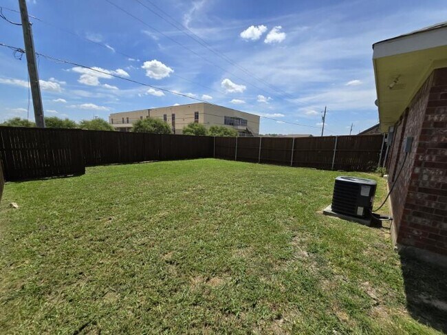 Fenced backyard - 1185 Greywood Dr