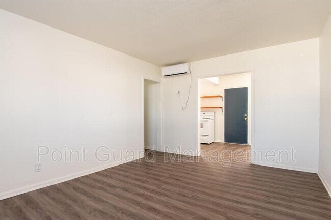 Building Photo - 759-765 Sylvan Ln