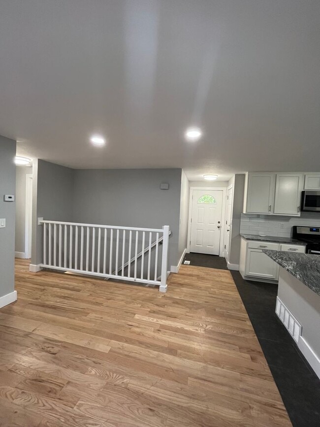 Foto del edificio - Discover Comfort and Elegance: Immaculate ...