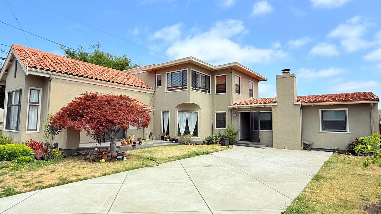 Photo - 1700 Pearl Street - 30% Rental Fee