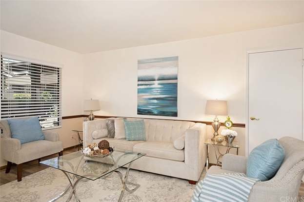 Foto del edificio - 323 Streamwood-