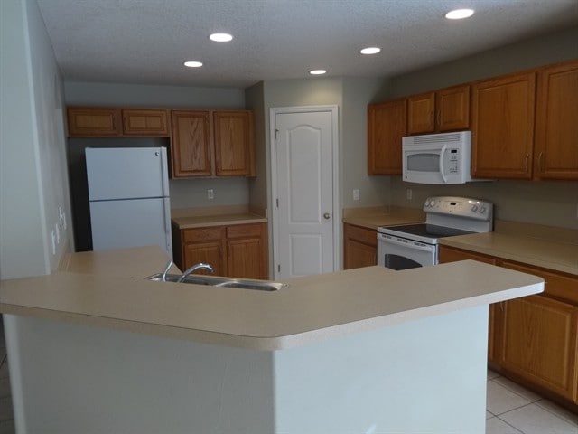 Building Photo - 136 Sura Blvd