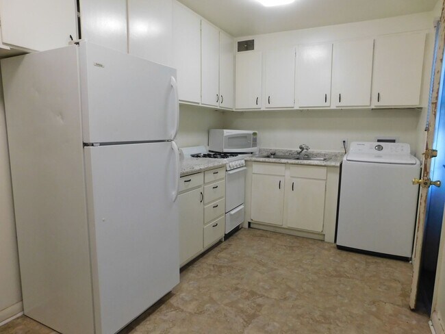 Foto del edificio - Cozy Apartment Close to CMU