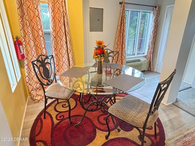 Foto del edificio - 528 Bostwick Ave