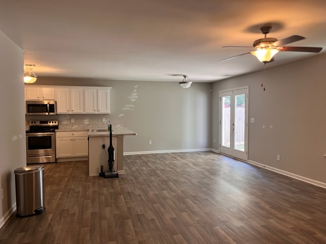 Foto del edificio - 123 CHARLESTON Ln