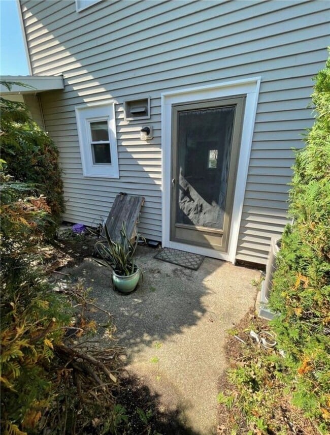Building Photo - 422 Eastbrooke Ln