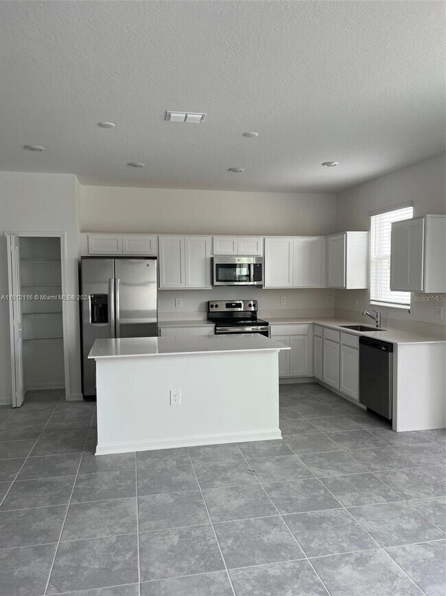 Building Photo - 304 Nine Iron Dr