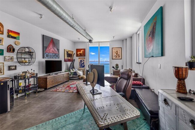 Foto del edificio - 700 NE 25th St