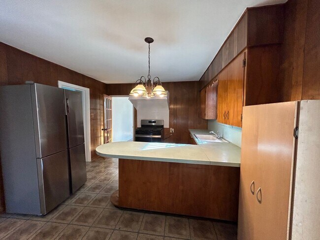 Foto del edificio - 2BED/2BATH Charming Home Minutes from Down...