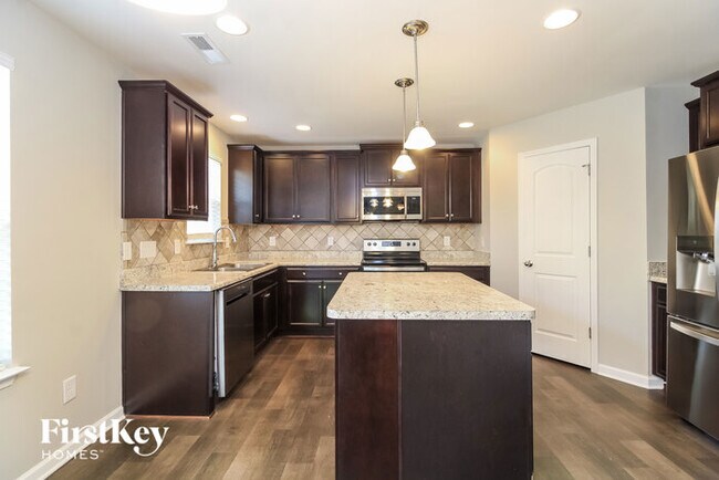 Foto del edificio - 3611 Torrey Ln