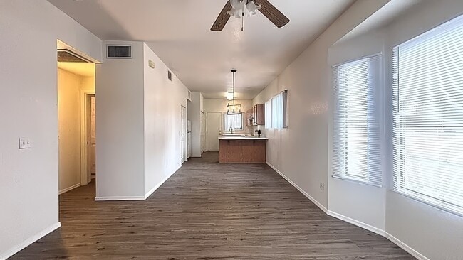 Building Photo - 3657 E Bermuda St