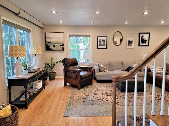 Foto del edificio - 16840 Fairview Ct