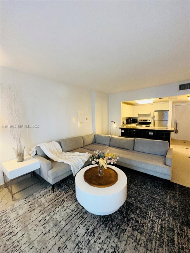 Building Photo - 2301 Collins Ave