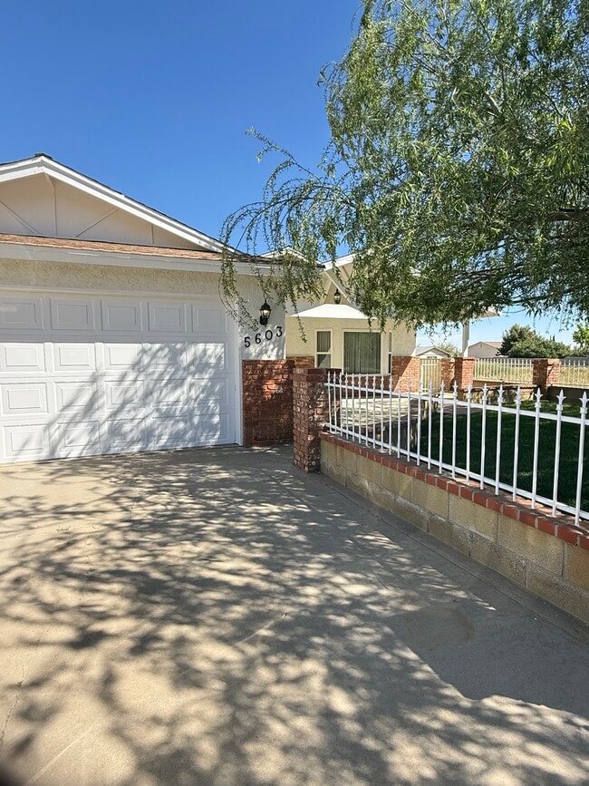 Foto del edificio - 5603 W Avenue M2