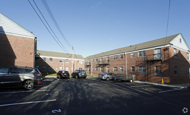 Foto del edificio - Deal Lake Village Condominium