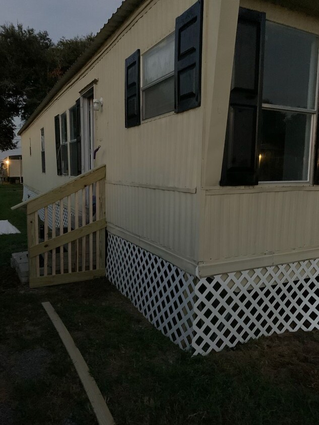 Building Photo - 2 Bed 1 Bath Home for Rent