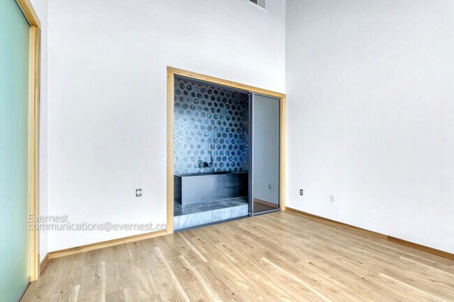 Foto del edificio - 600 12th Avenue South
