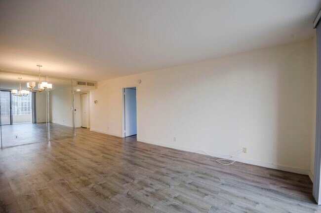 Foto del edificio - 600 Three Islands Boulevard