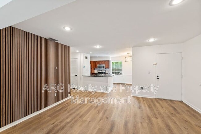 Foto del edificio - 128 Lablanc Way NW