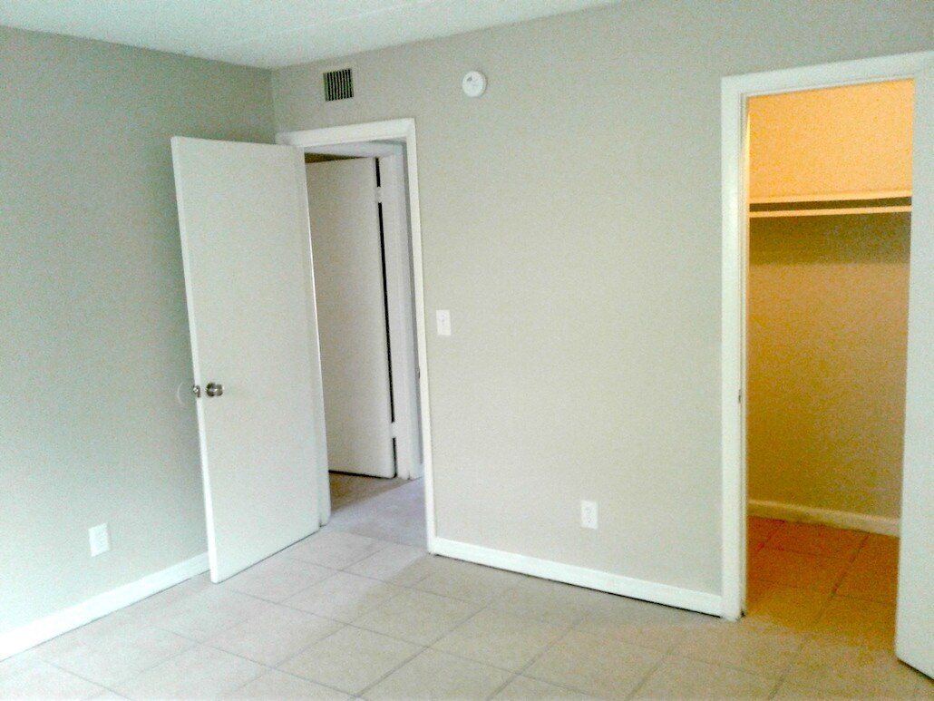 Primary Photo - 468 Brentwood Dr