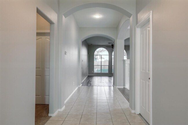 Foto del edificio - 13727 Rolling River Ln