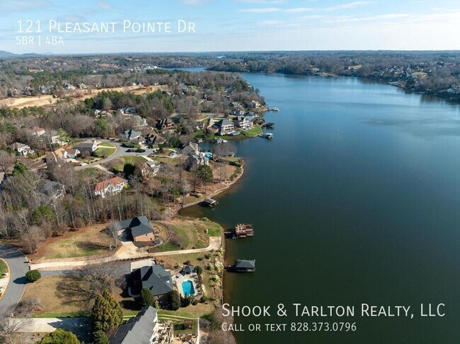 Foto del edificio - 121 Pleasant Point Dr