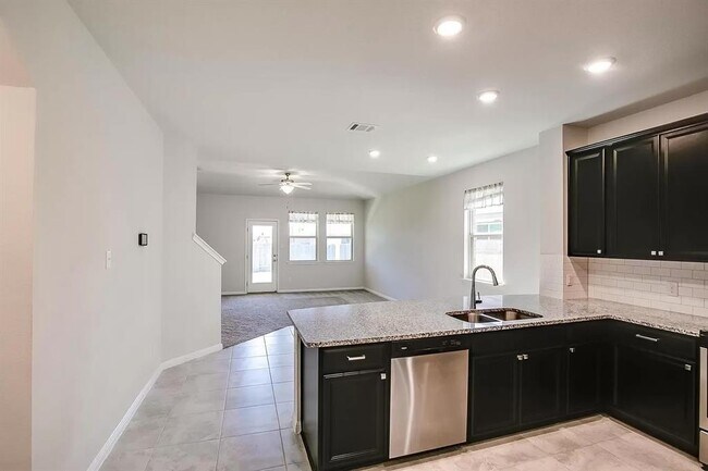 Building Photo - 12303 Savannah Brooks Ln