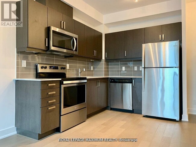 Building Photo - 1486 Bathurst St