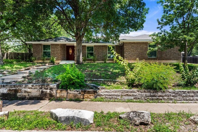 Building Photo - 2408 Shiloh Dr