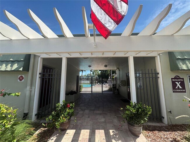 Foto del edificio - 1799 N Highland Ave