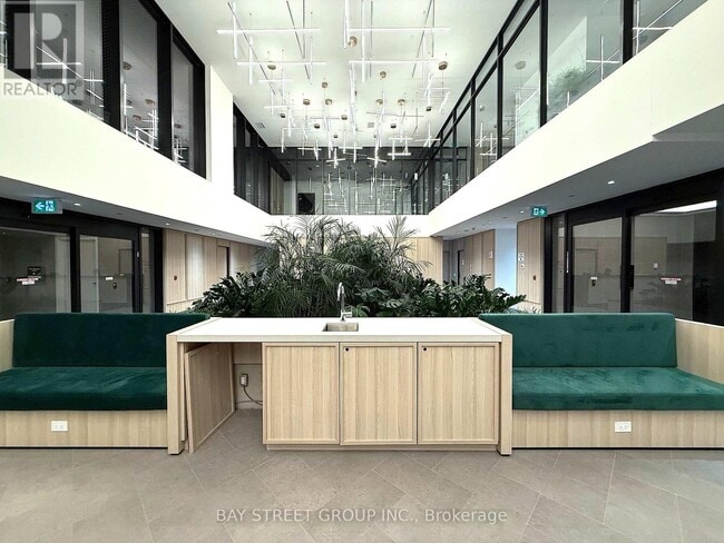 Photo du bâtiment - 3071 Trafalgar Rd