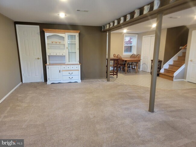 Building Photo - 1123 Severnview Dr