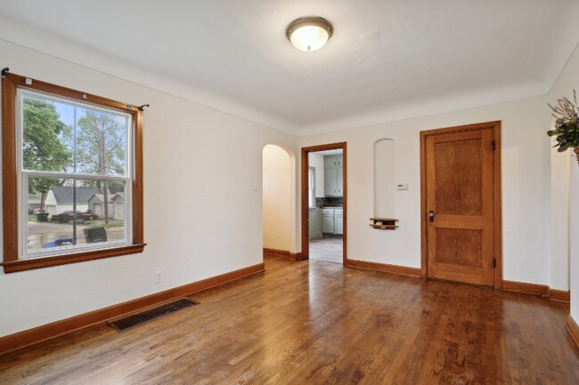 Foto del edificio - 413 16th Ave SW