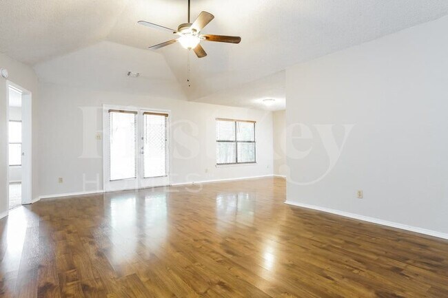 Building Photo - 2320 Sundrop Ct