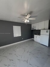 Building Photo - 16200 NE 19th Pl