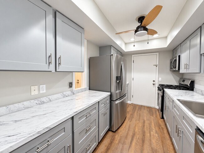 Foto del edificio - 6851 Roswell Rd NE