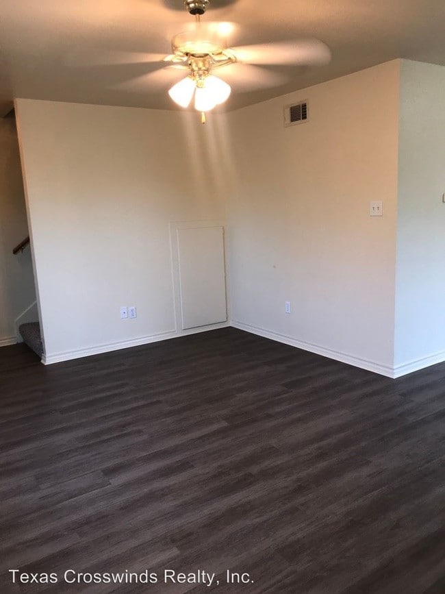 Building Photo - 3607-3607 Oldenburg Ct
