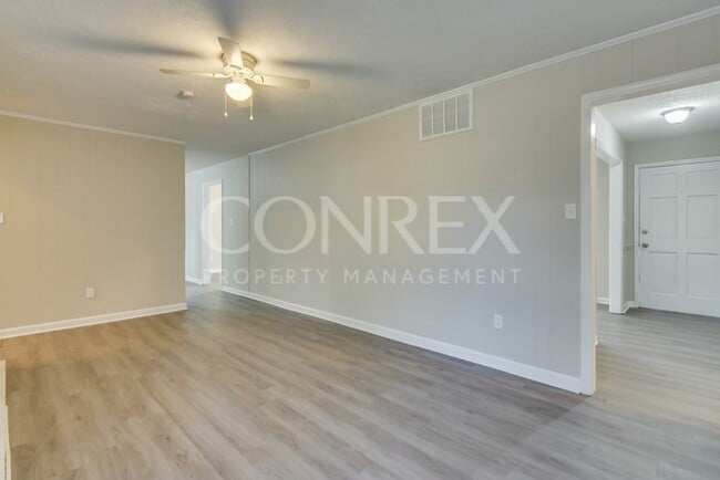 Building Photo - Beautiful Four Bedroom
